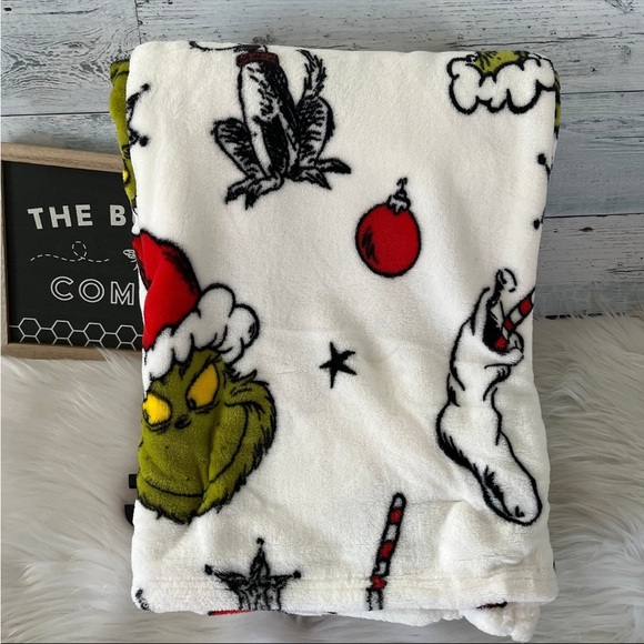 The Grinch Christmas Viral TikTok Oversized Throw 60” x 70” - Picture 5 of 5